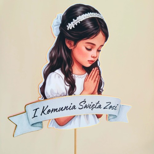 Elegancki, personalizowany topper na tort komunijny (efekt 3D). Ilustracja modlącej się, ciemnowłosej dziewczynki w opasce, na podkładzie ze złotego lustra i pudrowego różu. Zawiera wypukłą szarfę z imieniem dziecka ). Luksusowa, trójwymiarowa dekoracja!